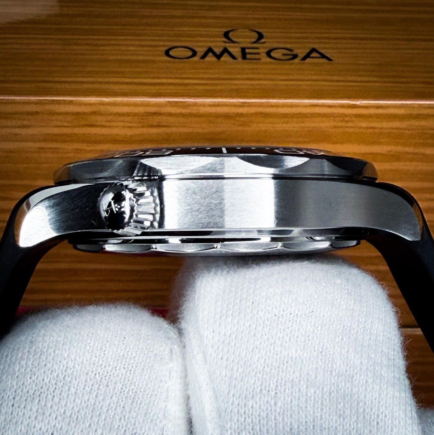 Omega Seamaster Professional Diver Black Wave Dial - Ref # 210.32.42.20.01.001