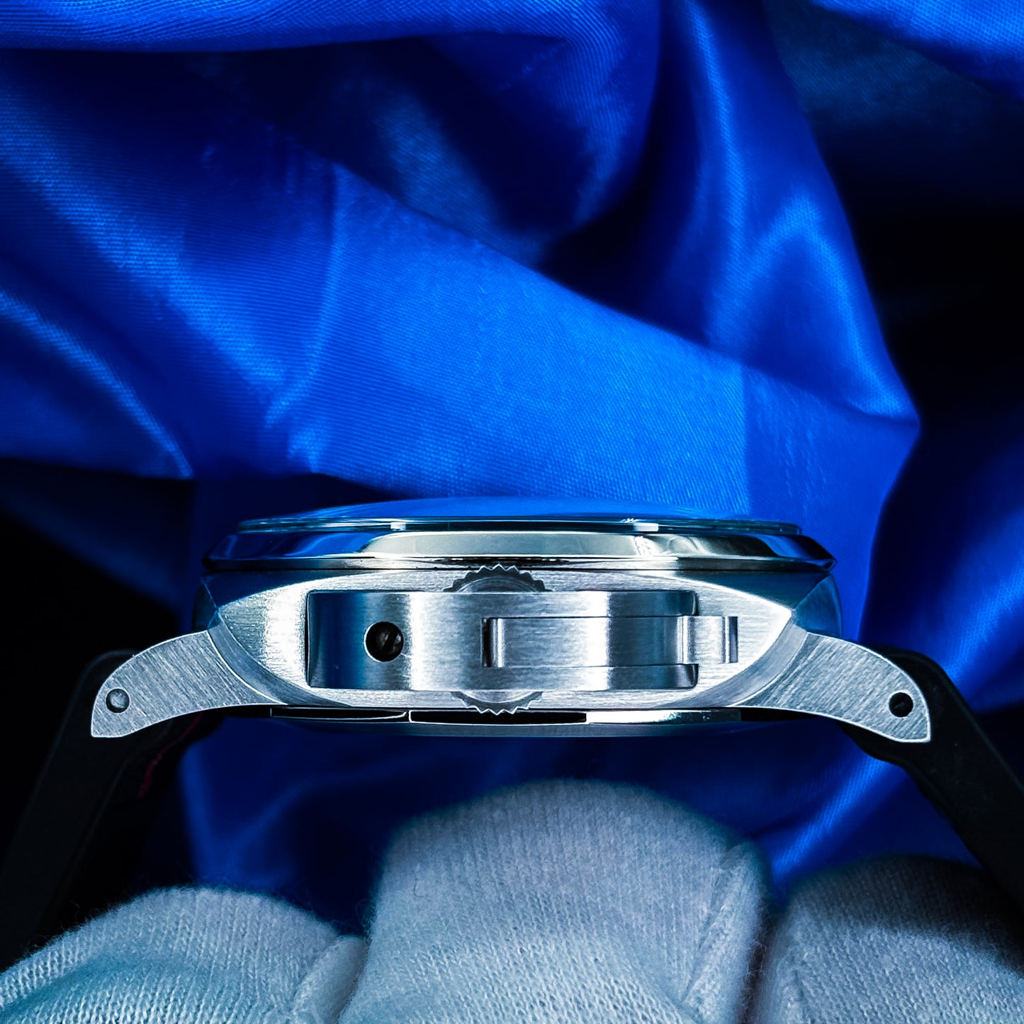 Panerai Luna Rossa 44mm - Ref # PAM01303