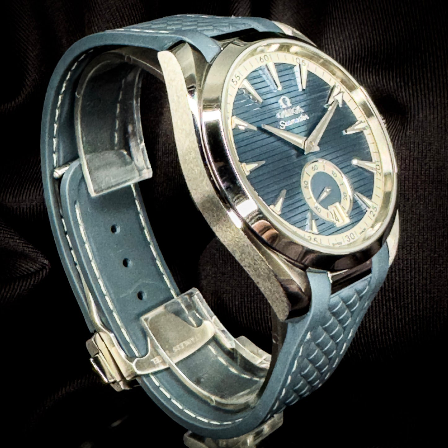 Omega Seamaster Aqua Terra 150M Small Seconds – Ref # 220.12.41.21.03.005