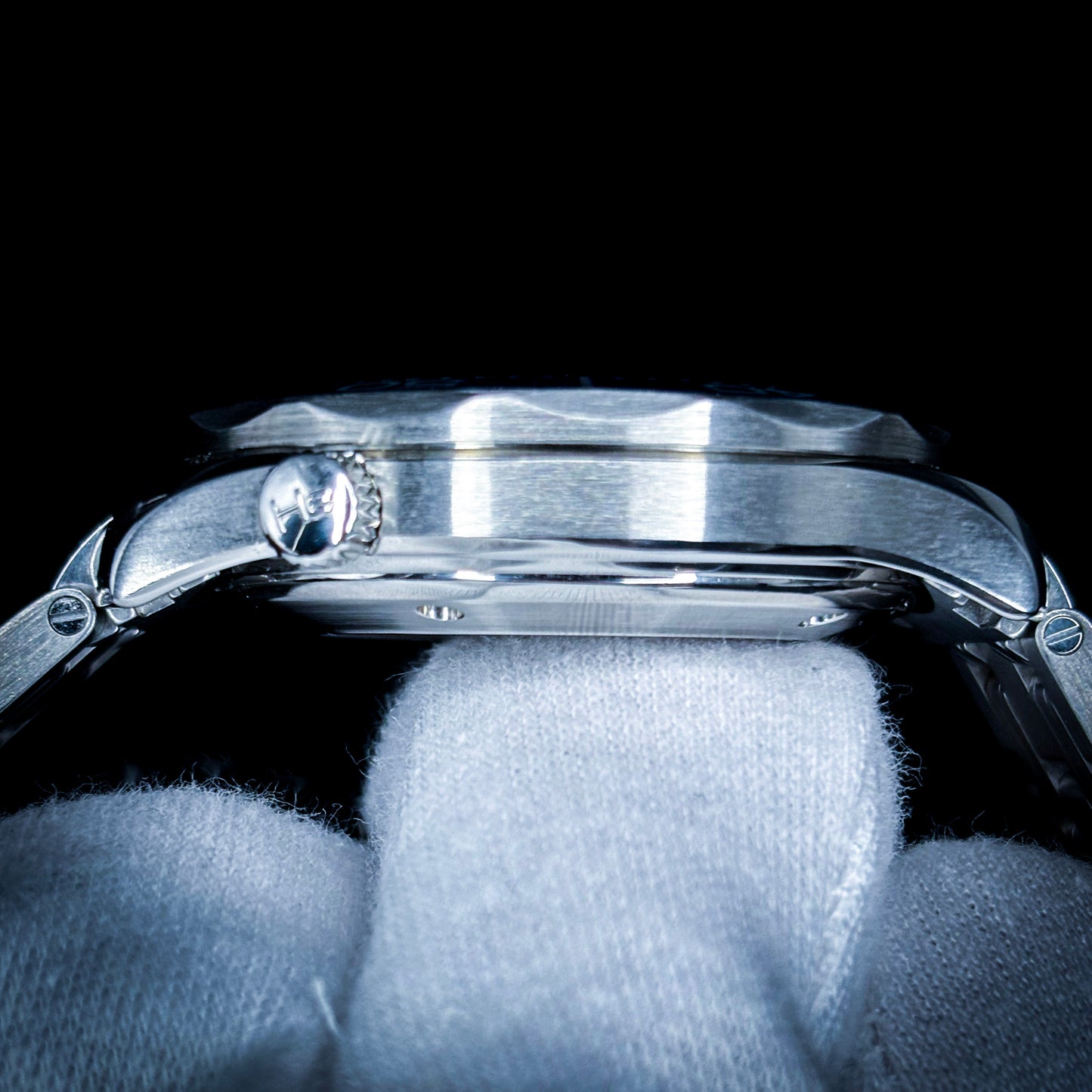 Omega Seamaster 300M Professional Diver - Ref # 212.30.41.20.03.001