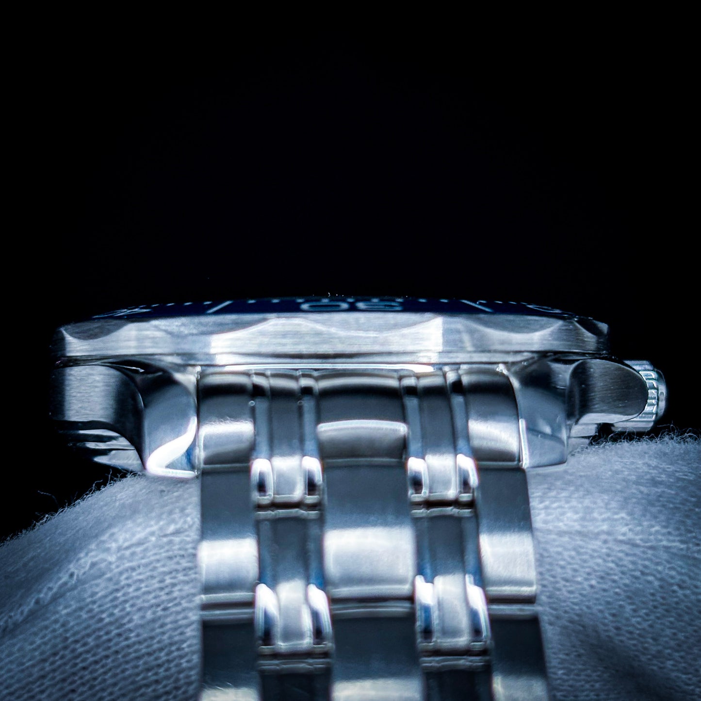 Omega Seamaster 300M Professional Diver - Ref # 212.30.41.20.03.001