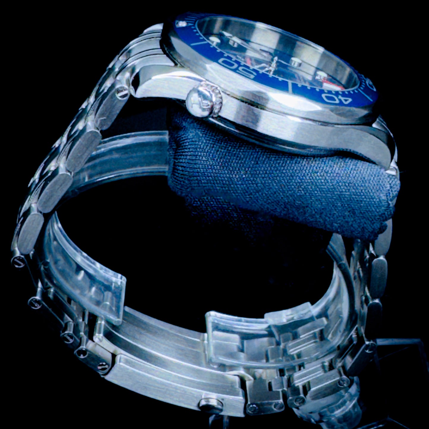 Omega Seamaster 300M Professional Diver - Ref # 212.30.41.20.03.001