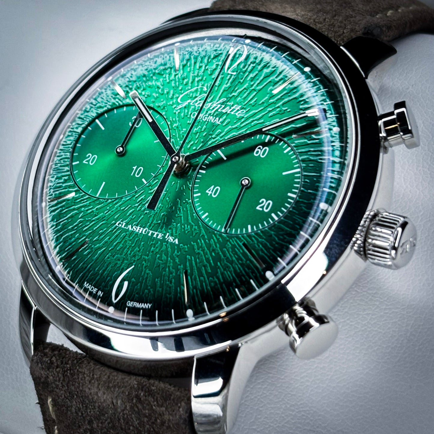 Glashütte Originals Sixties Chronograph Annual Edition Green Dial Ref # 1-39-34-05-22-04