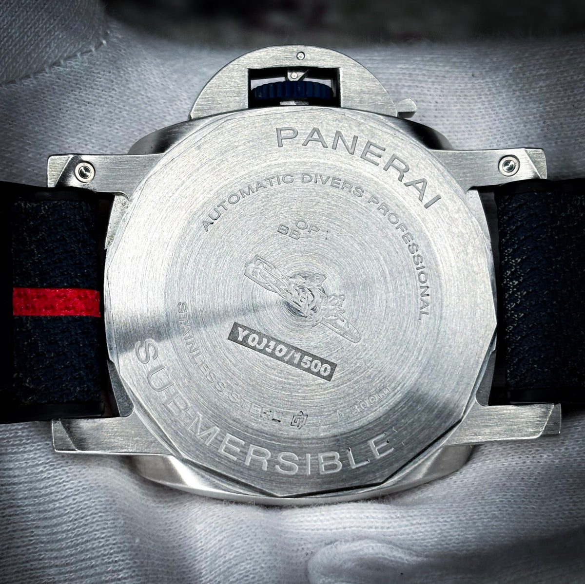 Panerai Submersible Luna Rossa PAM01379